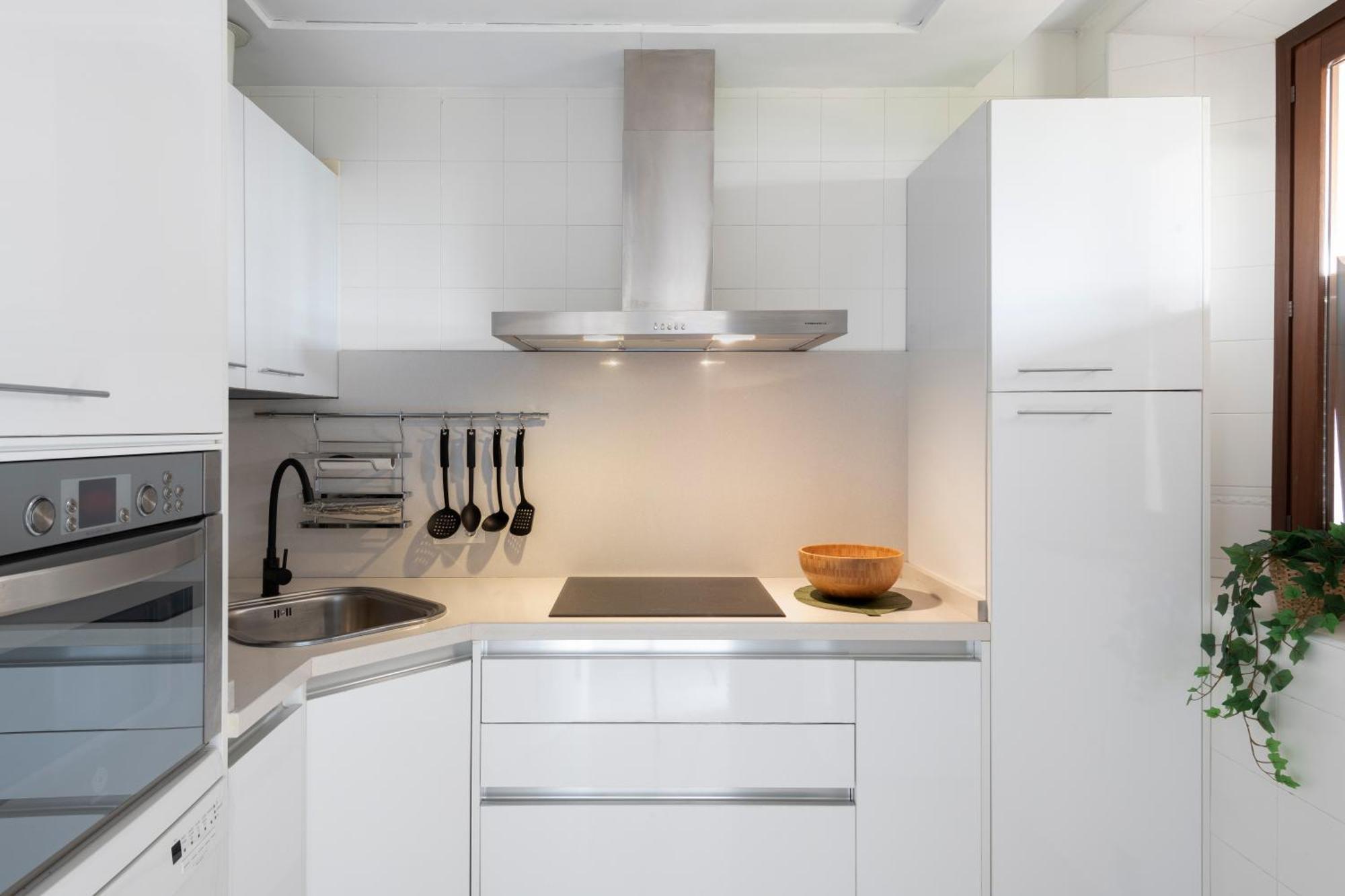 Magno Apartments San Laureano - Private Parking Included เซบีญา ภายนอก รูปภาพ